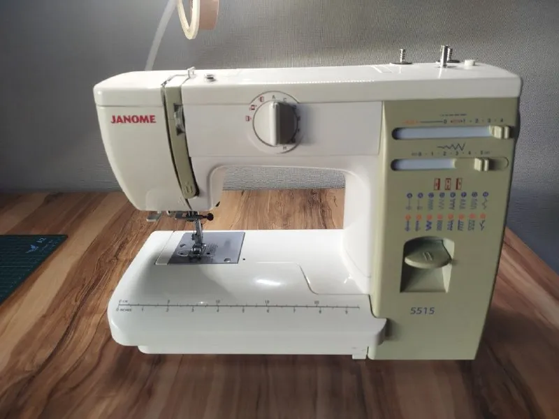 Швейная бытовая машинка janome 500 лари