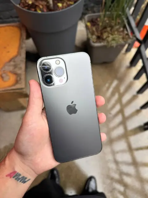 IPhone 13 Pro Max на 128 ГБ — Тбилиси — 1 100 ₾