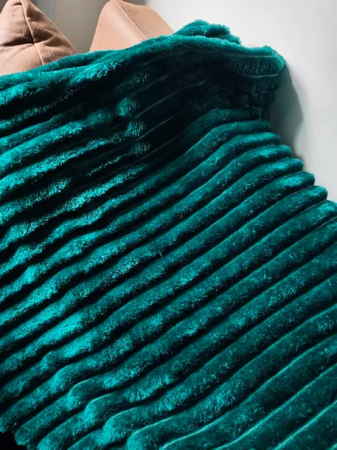 Пледик изумрудный — Батуми — 30 ₾