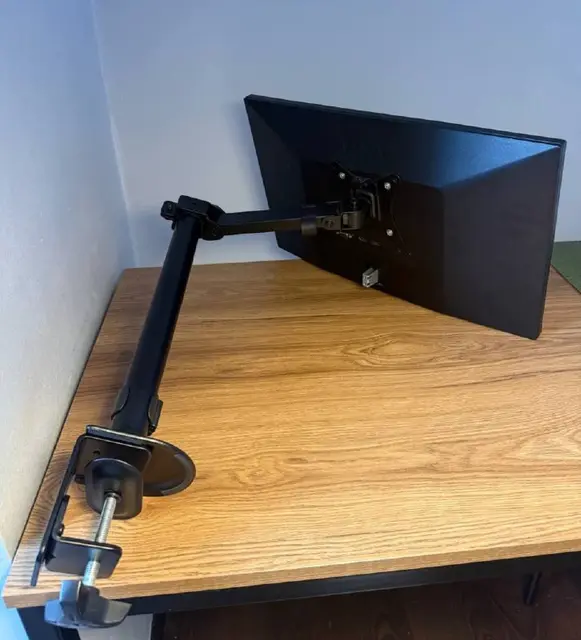 Монитор lg плюс кронштейн — Батуми — 180 ₾