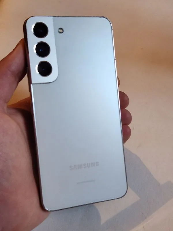 Samsung Galaxy S22 5G 8/128 ГБ