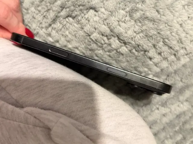 Iphone 16 pro max — Batumi — 2,200 ₾