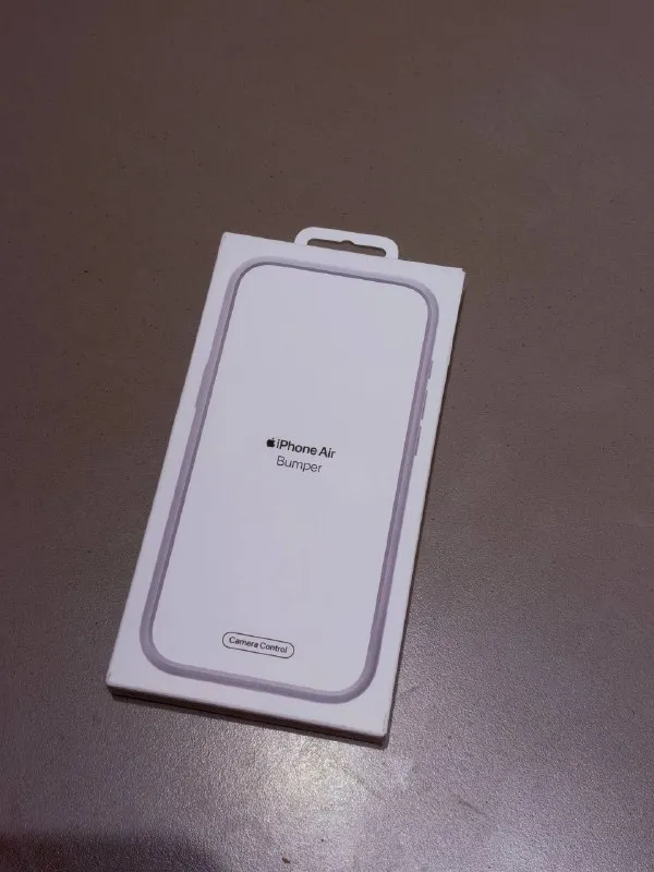 Bumper от Apple для iPhone Air