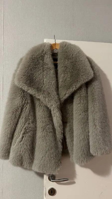 Шубка Zara