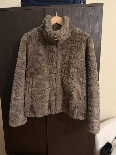 Шубка серовато бежевая — Tbilisi — 70 ₾