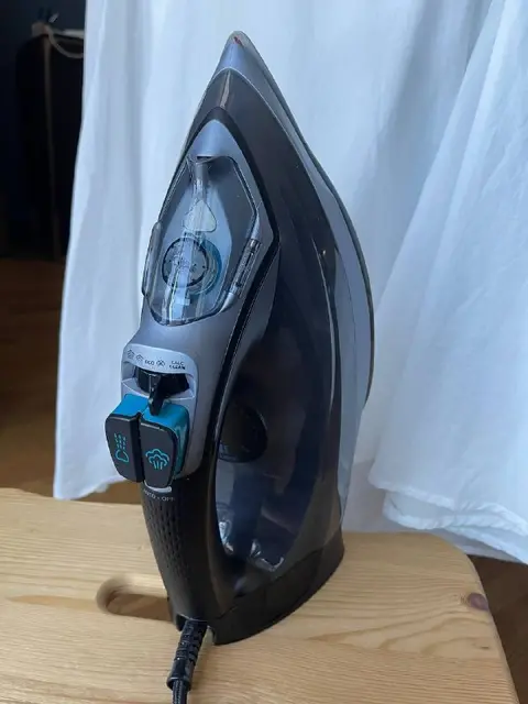 Утюг Philips powerlife — Batumi — 60 ₾