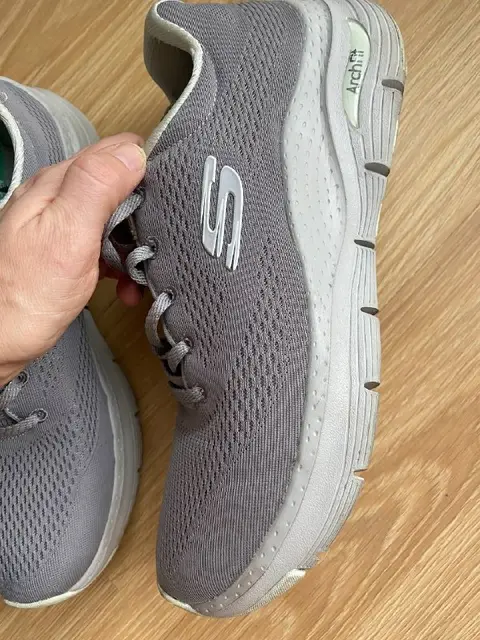 Кроссовки Skechers Arch Fit — Istanbul — 2,000 ₺