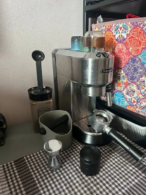Кофеварка De’Longhi Dedica EC685 — Batumi — 250 ₾