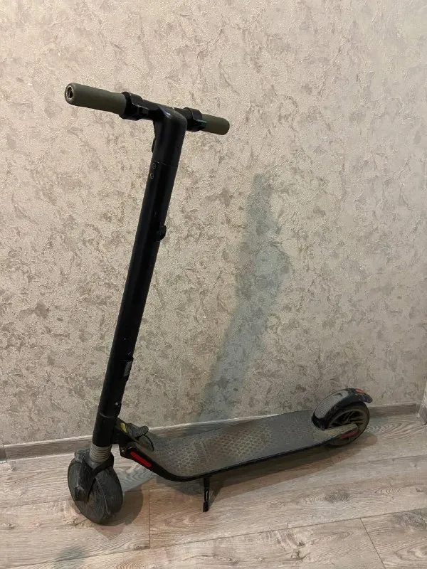 Электросамокат Ninebot KickScooter ES1