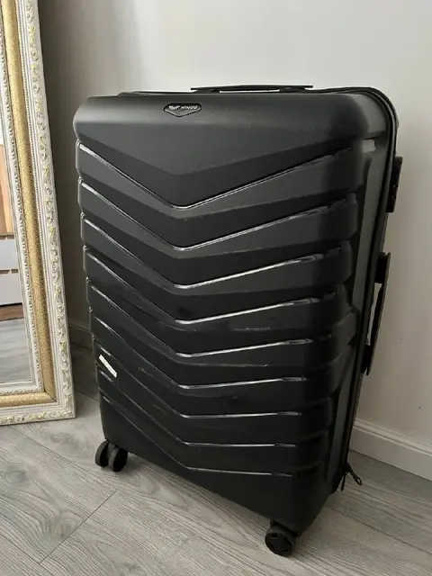 Пластиковый чемодан Wings (Польша) — Батуми — 170 ₾