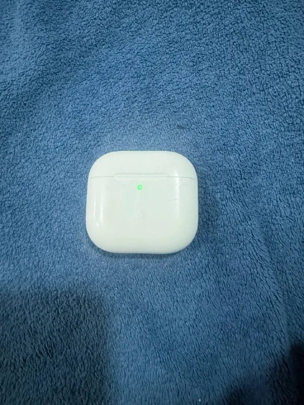 AirPods 4