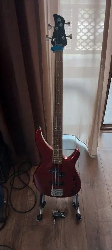 Бас гитара Yamaha TRBX174 с комплектом
