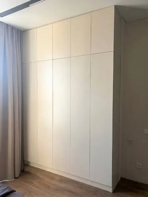 Шкаф в потолок со съёмной антресолью — Batumi — 1,000 ₾