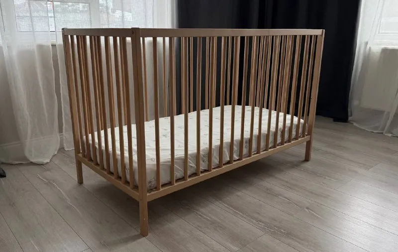 Детская кроватка IKEA SNIGLAR