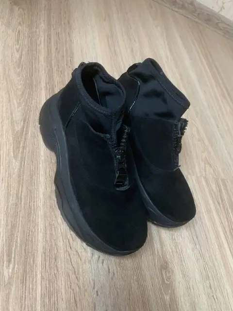 Женские черные кроссовки — Тбилиси — 120 ₾