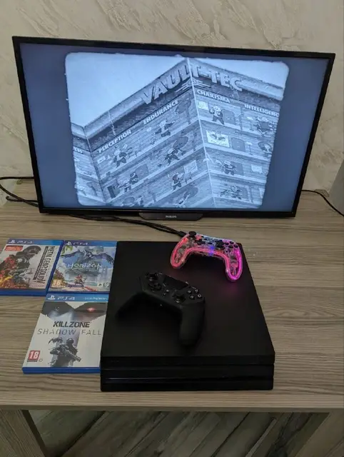 Sony PlayStation 4 pro — Батуми — 700 ₾