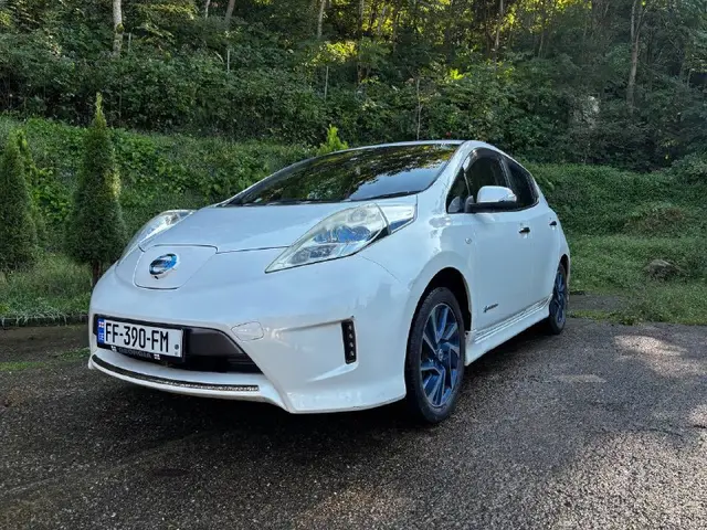 Nissan Leaf AZE0 — Батуми — 4 400 $