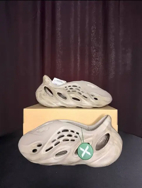 Adidas Yeezy Foam Runner — Батуми — 260 ₾