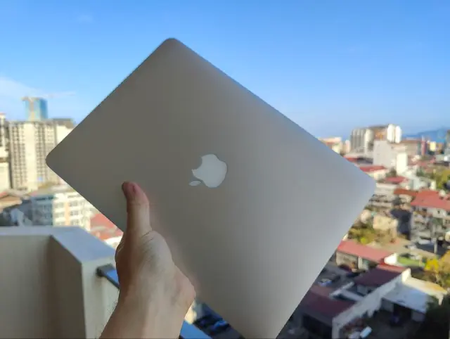 MacBook Air 13» (2017, A1466) — Батуми — 600 ₾