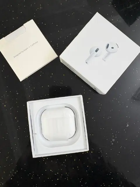 Airpods 4 — качественная копия — Батуми — 90 ₾
