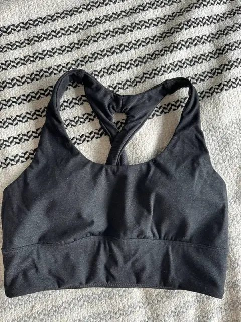 Спортивный топ oysho — Batumi — 40 ₾