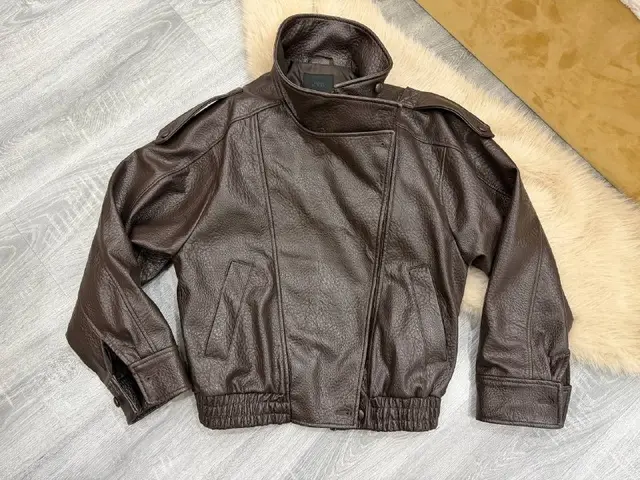 Косуха кожанка Zara — Батуми — 150 ₾