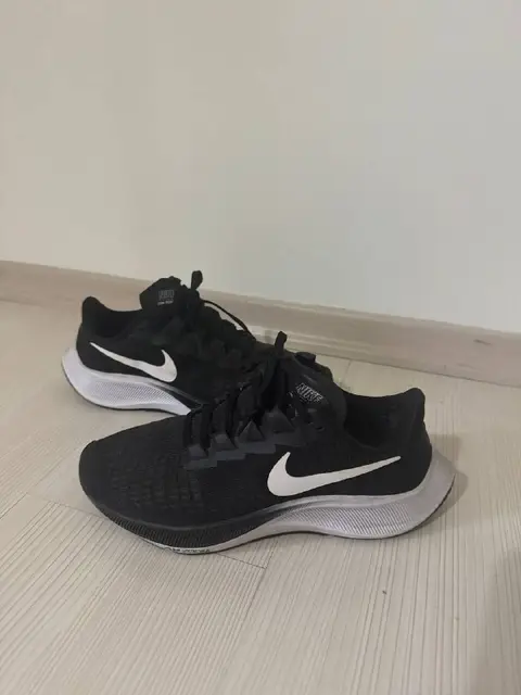 Кроссовки Nike 37.5 разм — Стамбул — 800 ₺