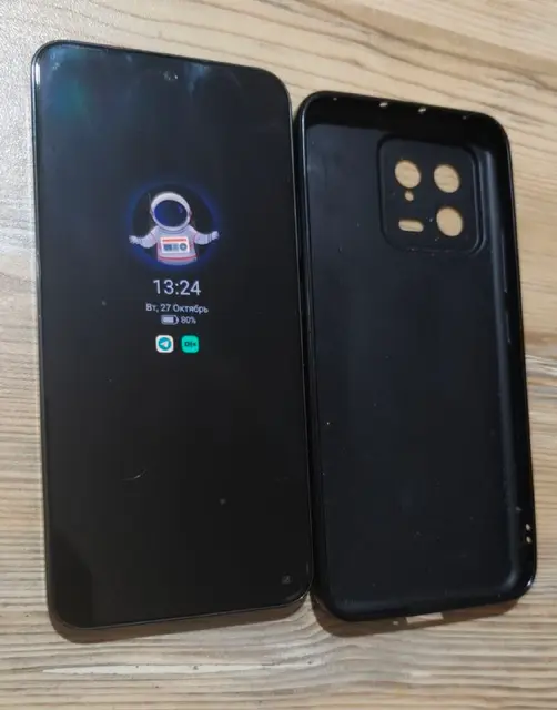 Xiaomi 13 на 256 ГБ — Батуми — 800 ₾