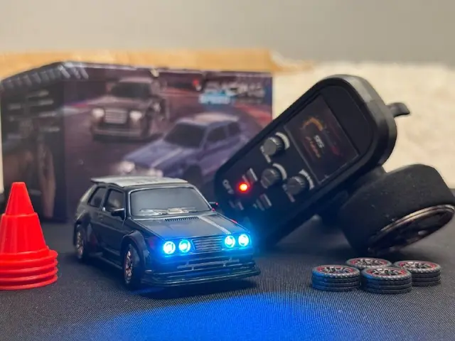 Машинка на пульте управления Volkswagen Golf GTI II — Батуми — 70 ₾