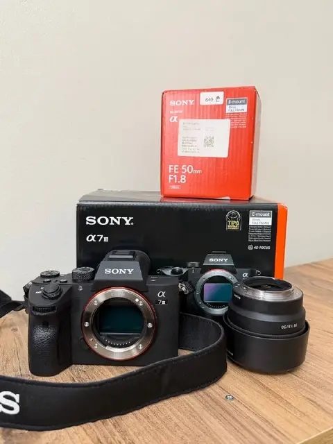 Камера Sony A7 III с объективом Sony FE 50 mm f/1.8 — Batumi — 3,000 ₾