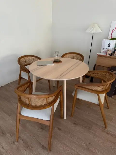 Круглый стол икеа и 4 стула — Анталия — 25 000 ₺