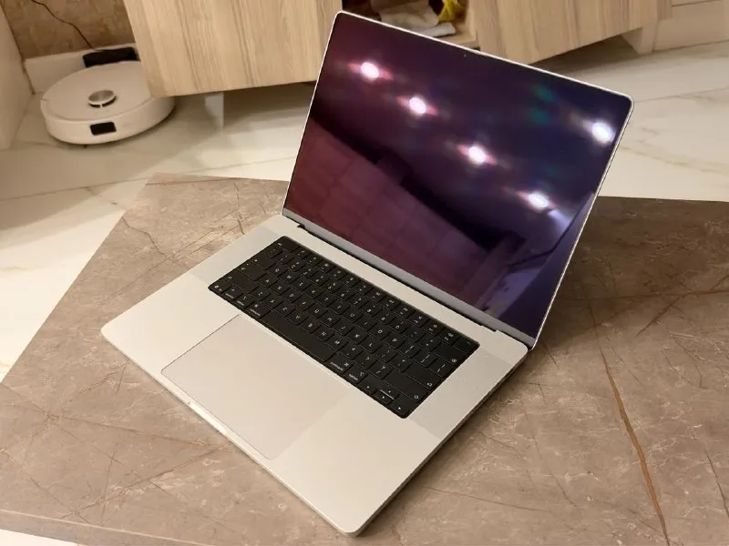 MacBook Pro M5 Max 48/2TB 18c/40c CPU/GPU