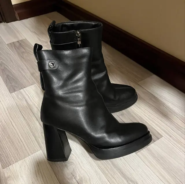 Кожаные ботильоны с мехом овчины — Batumi — 30 ₾
