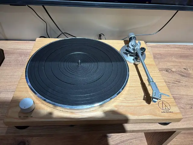 Виниловый проигрыватель Audio-Technica AT-LPW30TK — Batumi — 700 ₾