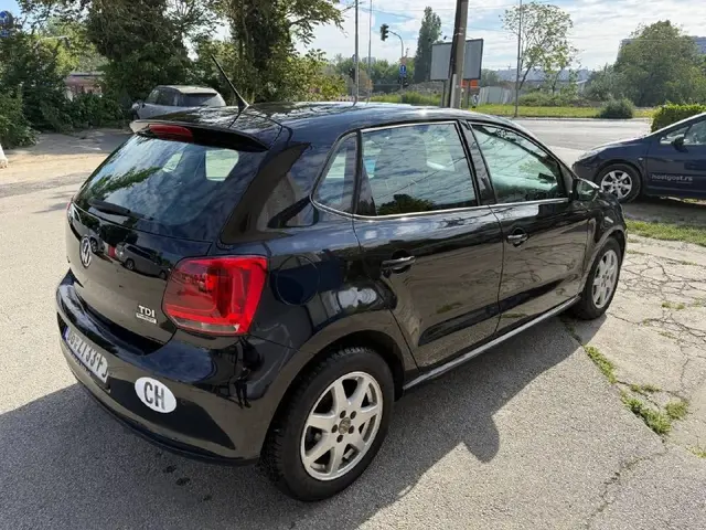 Volkswagen Polo 1.6 TDI, МКПП, 2010 г. — Белград — 4 700 €