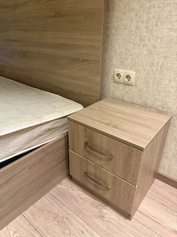 Двуспальная кровать с подъёмным механизмом