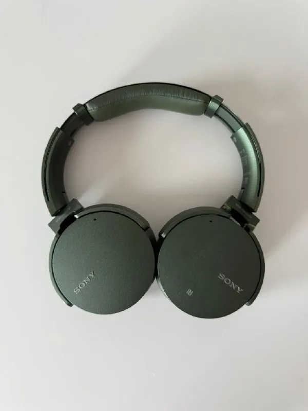 Беспроводные полноразмерные наушники Sony MDR-XB950N1