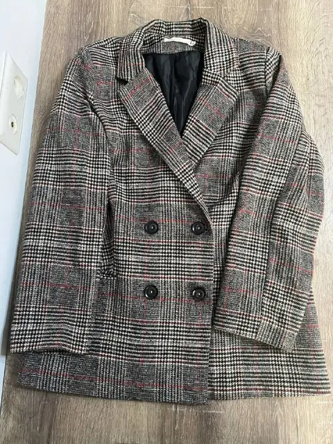 Пиджак женский — Батуми — 25 ₾