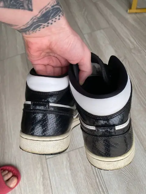 Nike Air Jordan 1 Mid Carbon Fiber — Тбилиси — 135 ₾