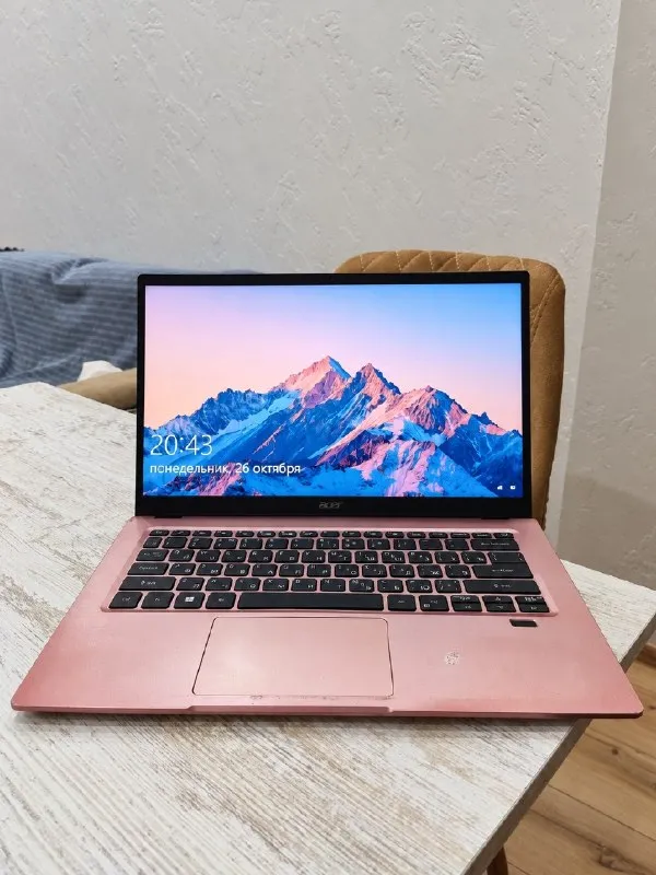 Acer Swift — Intel Celeron / 4GB / 256GB