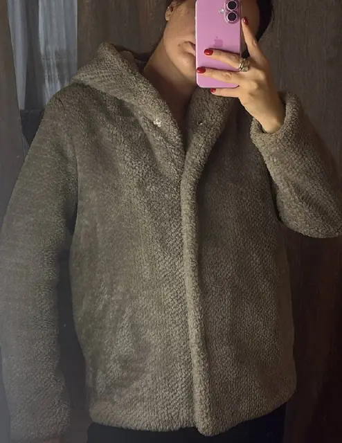 Плюшевая короткая шубка из искусственного меха — Батуми — 50 ₾
