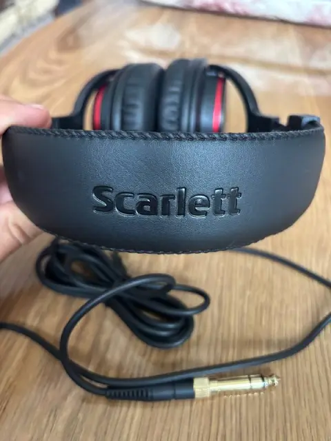 Оригинальные наушники Scarlett — Батуми — 75 ₾